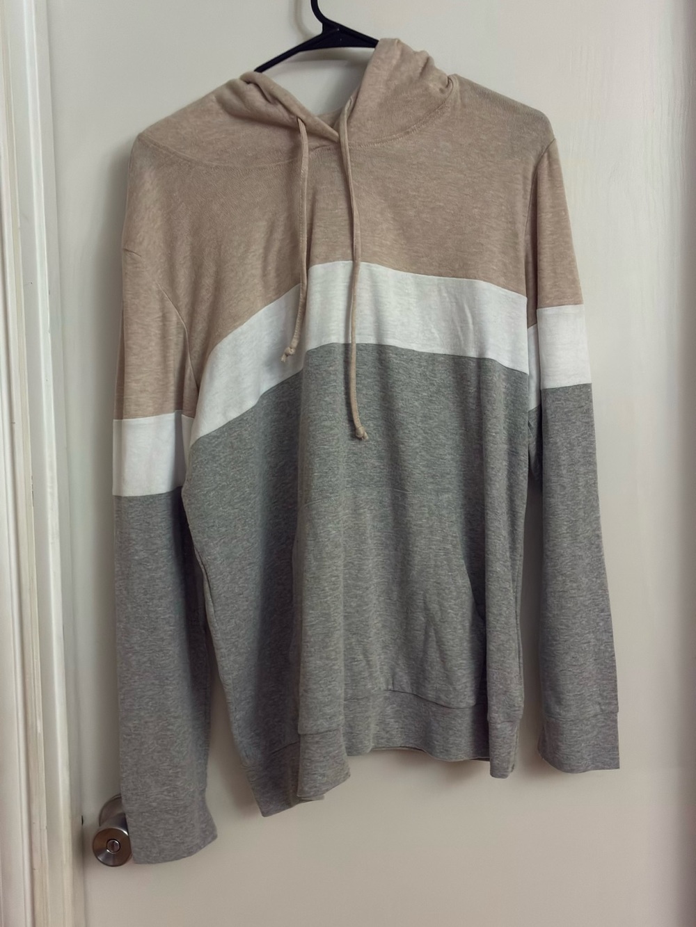 Relaxed Colorblock Hoodie in Beige, White & Gray